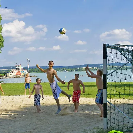 Holiday Club Tihany-2 בית נופש *