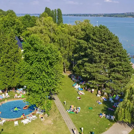 Holiday Club Tihany-2 בית נופש *