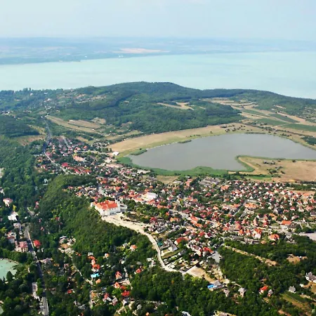 Holiday Club Tihany-2 בית נופש טיהאני